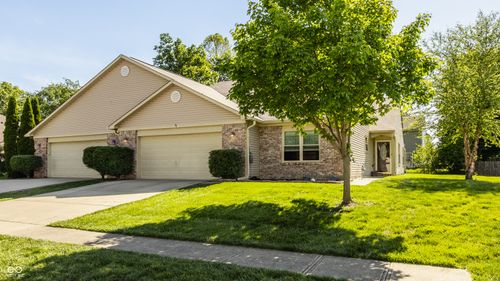 b-1203 Brittany Cir, Brownsburg, IN, 46112-8333 | Card Image