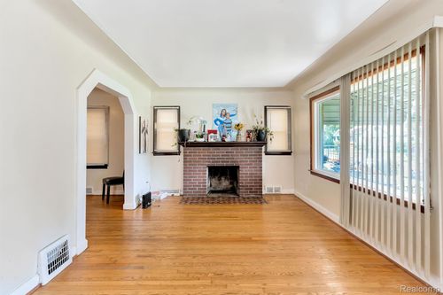 13101 Santa Rosa Dr, Detroit, MI, 48238-3112 | Card Image