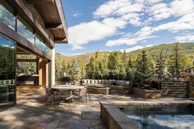 100 Vail Rd, Home with 11 bedrooms, 18 bathrooms and 4 parking in Vail CO | Image 17