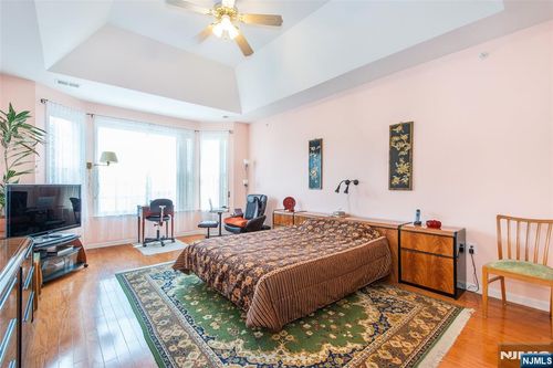 9 Cliff Rd, Woodland Park, NJ, 07424-4217 | Card Image