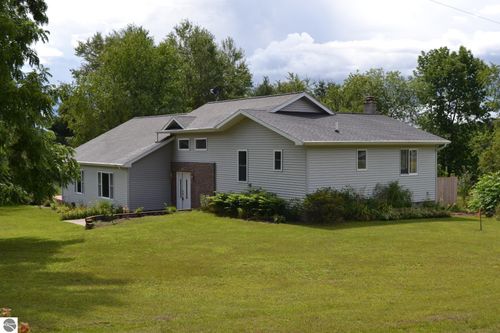 2816 E M 72, Harrisville, MI, 48740-9715 | Card Image