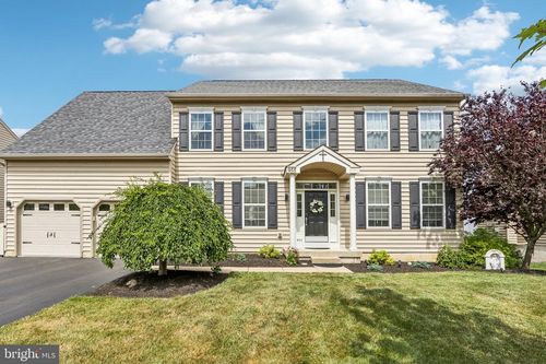 955 Yorkshire Dr, Breinigsville, PA, 18031-1546 | Card Image