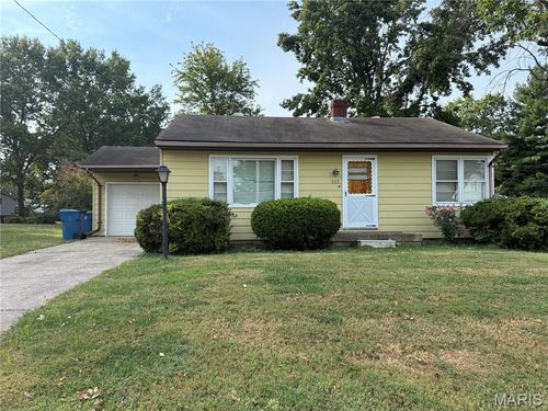 323 Mill St, Bethalto, IL, 62010-1221 | Card Image