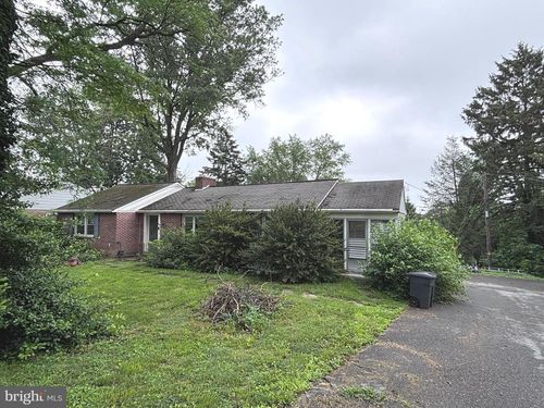 56 Peacock Dr, LANCASTER, PA, 17601-2106 | Card Image
