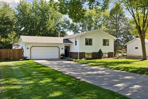 5593 Obrien Ave N, Oak Park Heights, MN, 55082-6463 | Card Image