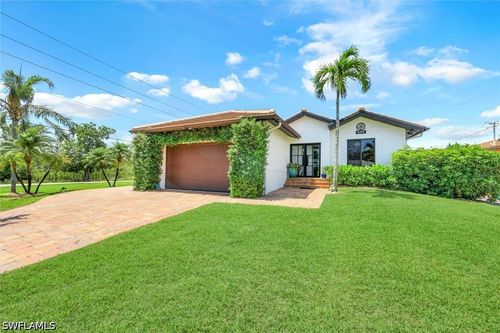 999 E Valley Dr, BONITA SPRINGS, FL, 34134-7438 | Card Image