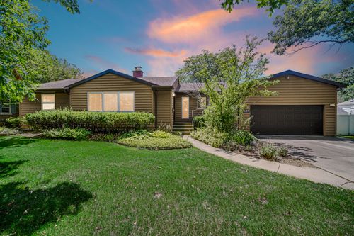 7249 W 109th Pl, Worth, IL, 60482-1111 | Card Image