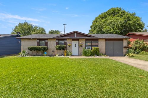 4217 Central Ln, Balch Springs, TX, 75180-3419 | Card Image