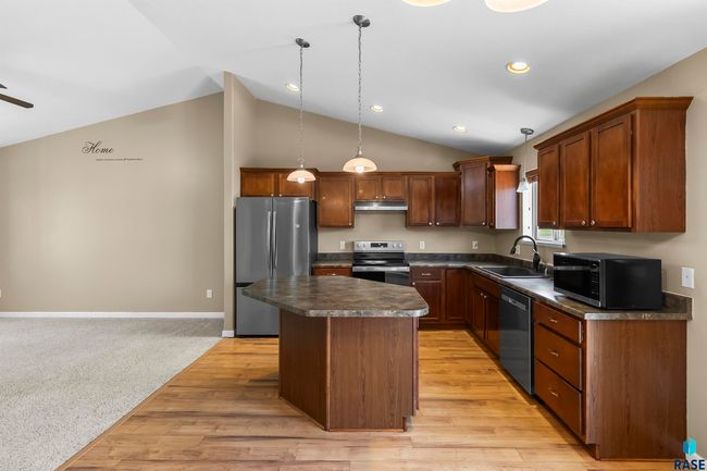 1313 W Creekside Dr, House other with 5 bedrooms, 3 bathrooms and null parking in Brandon SD | Image 10