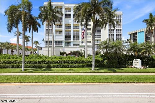 6b-3377 Gulf Shore Boulevard N, NAPLES, FL, 34103 | Card Image