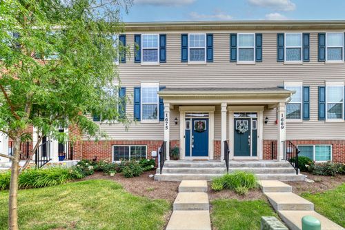 1675 Sager Way, Batavia, IL, 60510-7804 | Card Image