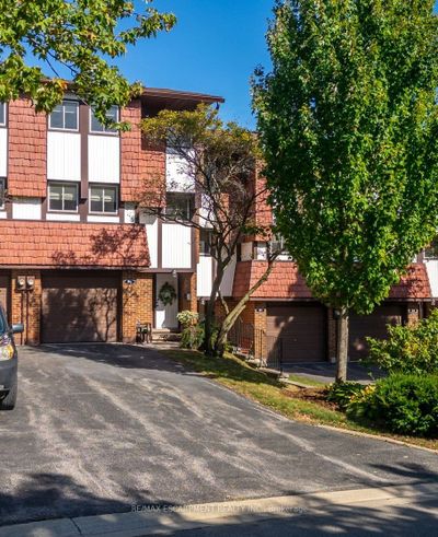 89 Larraine Ave, Condo with 4 bedrooms, 2 bathrooms and 4 parking in Dundas ON | Image 1