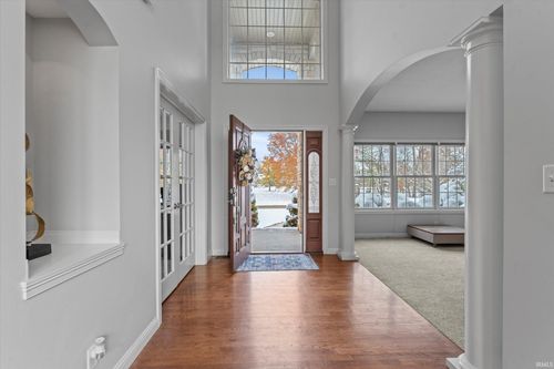 53785 Blue Lake Dr, Elkhart, IN, 46514-9440 | Card Image