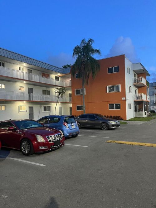 313-b-11307 Sw 200th St, Miami, FL, 33157-8298 | Card Image