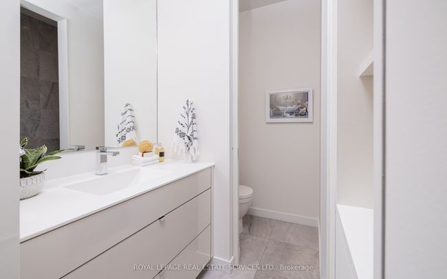 9B Gilead Pl, House attached with 4 bedrooms, 3 bathrooms and 1 parking in Toronto ON | Image 16
