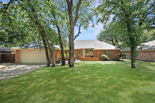 2015 Tanglewood Dr, Grapevine, TX, 76051-6036 | Card Image