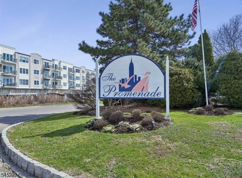 125-125 The Promenade, Edgewater, NJ, 07020-2110 | Card Image