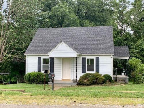 100 Hatcher St, Rocky Mount, VA, 24151-1235 | Card Image