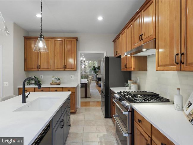 9332 Branch Side Ln, Townhouse with 4 bedrooms, 4 bathrooms and null parking in FAIRFAX VA | Image 8