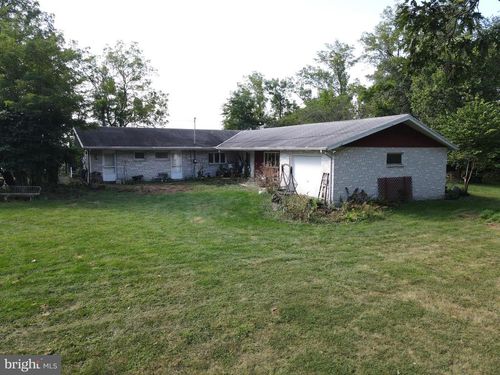 630 Bellaire Rd, ELIZABETHTOWN, PA, 17022-9583 | Card Image