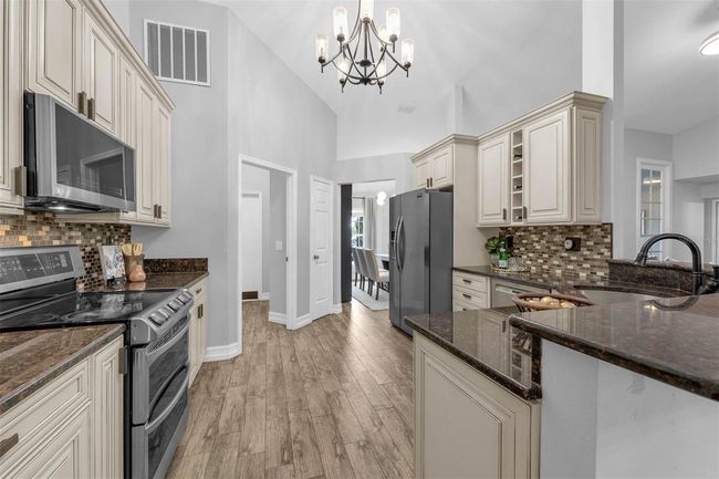 Plenty of counter space and a Separate Pantry | Image 11