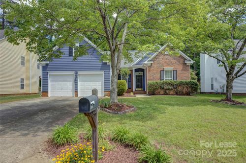 7017 Scuppernong Ct, Charlotte, NC, 28215-8318 | Card Image