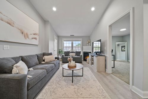 unit-161-14 Crestview Cir, Londonderry, NH, 03053-2488 | Card Image