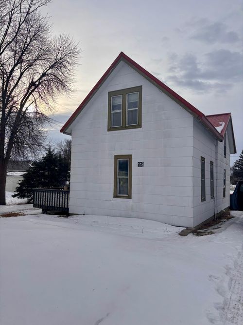 113 E Ash St, Parkers Prairie, MN, 56361-4510 | Card Image