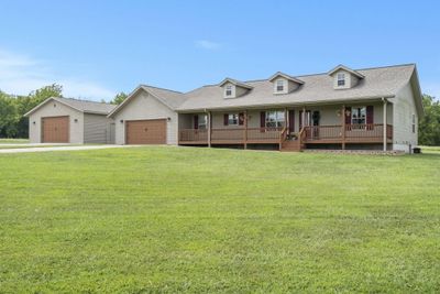 Table Rock Lake Home | Image 3