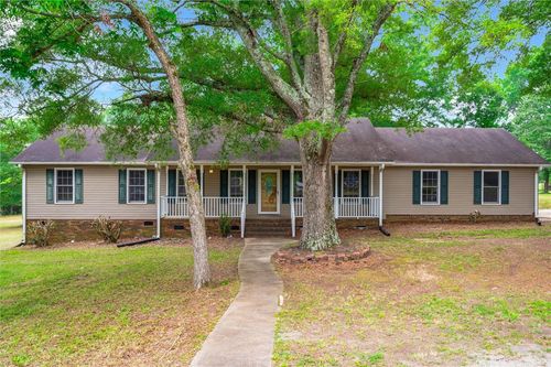 10628 Augusta Rd, Belton, SC, 29627-9246 | Card Image