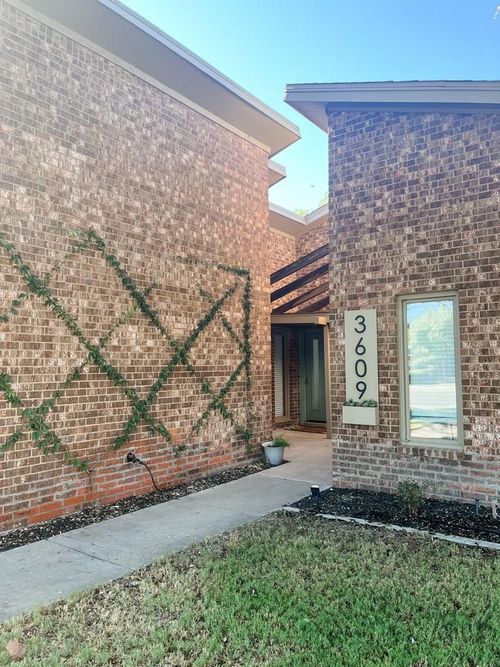 3609 Crestmont Dr, Midland, TX, 79707-4201 | Card Image