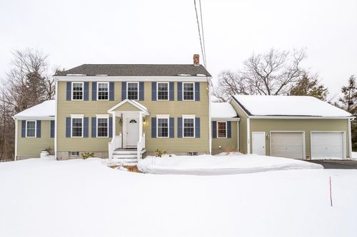 326 Matthews St, Gardner, MA, 01440-1353 | Card Image