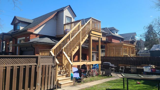 992 Montclair Ave, House other with 5 bedrooms, 3 bathrooms and 2 parking in Hamilton ON | Image 5