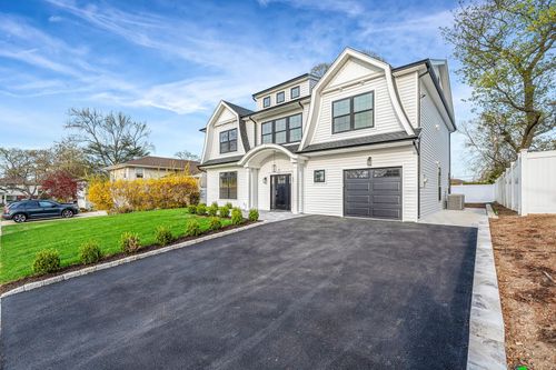 2767 Essex Ct, Oceanside, NY, 11572-2607 | Card Image