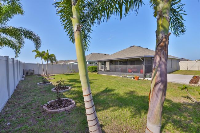16704 Sunburst Lake St, House other with 3 bedrooms, 2 bathrooms and null parking in WIMAUMA FL | Image 23