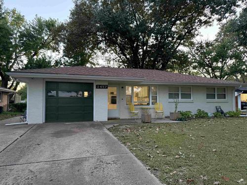 2457 Vaughn Dr, Manhattan, KS, 66502-2627 | Card Image