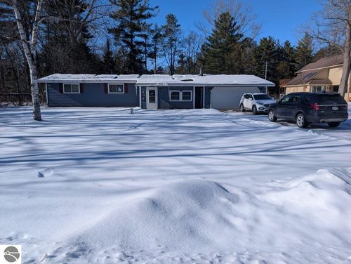 5521 Melanie Ln, Oscoda, MI, 48750-9408 | Card Image