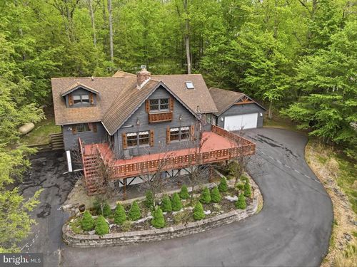 162 Indian Dr, Greentown, PA, 18426-7675 | Card Image
