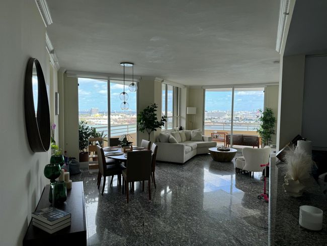 APT-1912 - 888 Brickell Key Dr, Condo with 2 bedrooms, 3 bathrooms and null parking in Miami FL | Image 26