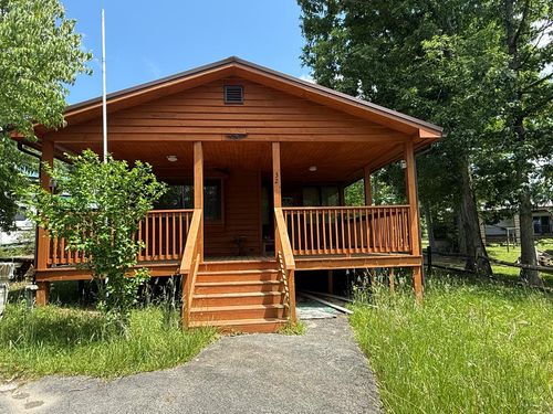 32 Almost Heaven Cir, Pipestem, WV, 25979-5006 | Card Image