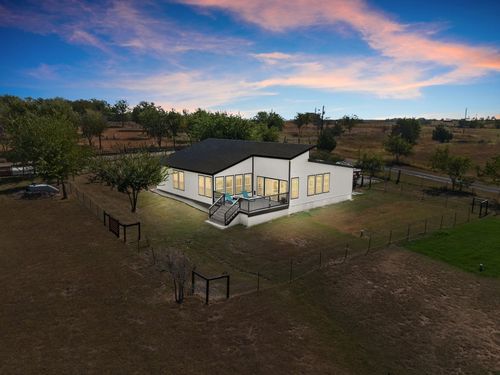 140 Hazel Hill Trl, Taylor, TX, 76574-3272 | Card Image