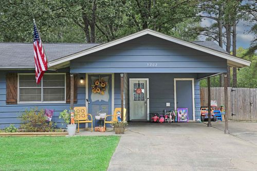 3202 Kay Don Rd, Pine Bluff, AR, 71603-4375 | Card Image