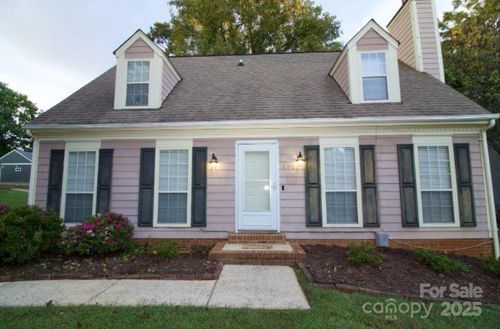 8901 Mackenzie Ct, Charlotte, NC, 28227-6639 | Card Image