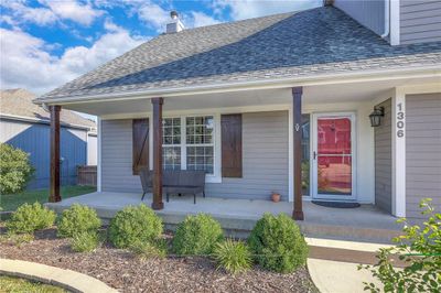 Property entrance with covered porch | Image 3