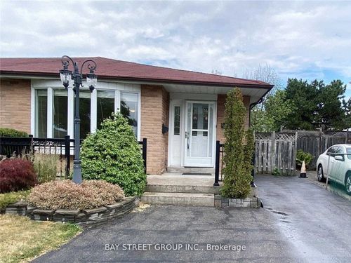 841 Consort Cres, Mississauga, ON, L5C1J8 | Card Image