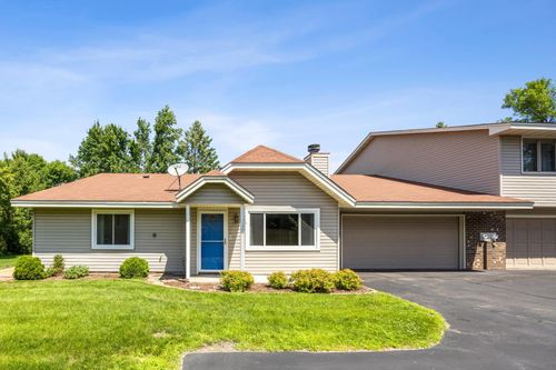 5641 Chatsworth St N, Shoreview, MN, 55126-9103 | Card Image