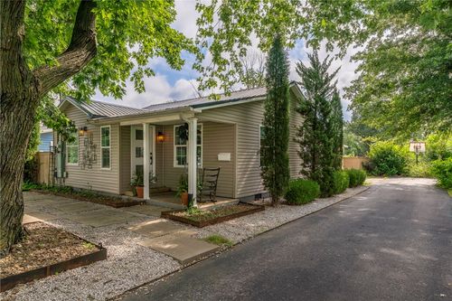 706 Nw B St, Bentonville, AR, 72712-4740 | Card Image
