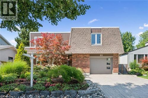 88 Manor Dr, Kitchener, ON, N2A2V1 | Card Image
