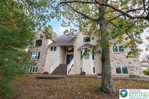 205 Osprey Way, East Stroudsburg, PA, 18302-6698 | Card Image