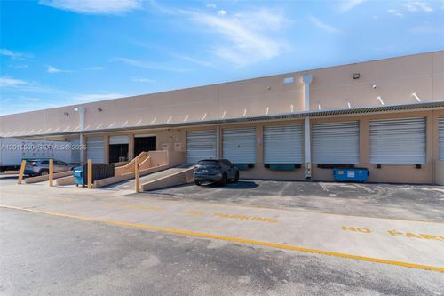 26-8216 Nw 30th Ter, Doral, FL, 33122-1914 | Card Image